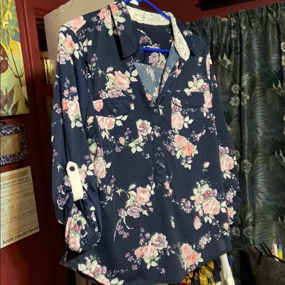 Eden & Olivia button down blouse